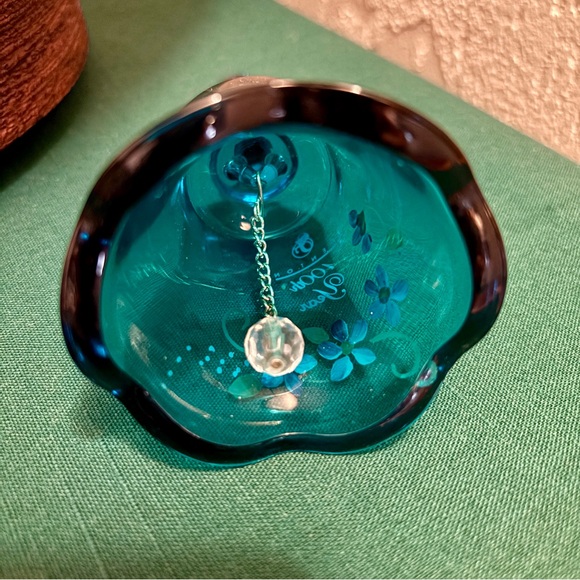 Fenton Teal Glass Bell Hand painted and Signed 100 Year Anniversary - 2005 - Picture 6 of 7